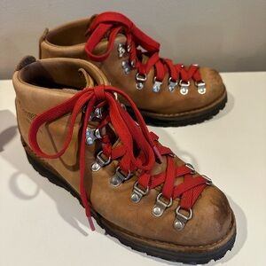 Danner, Mountain Light Cascade Clovis, size 9 EE, Gore-Tex